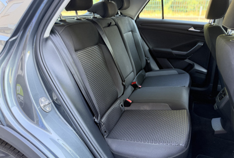 Volkswagen T-Roc Active 1.0 TSi 12V 110 cv / Cockpit / Camera / Carplay
