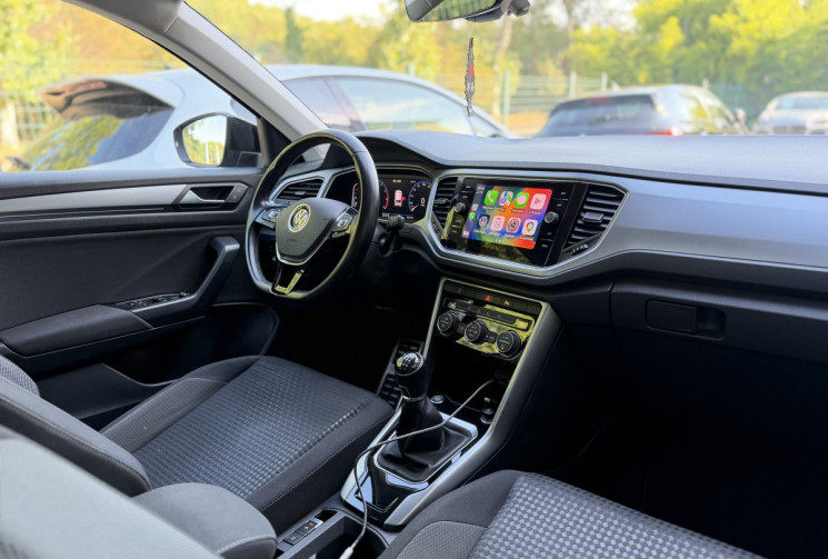 Volkswagen T-Roc Active 1.0 TSi 12V 110 cv / Cockpit / Camera / Carplay