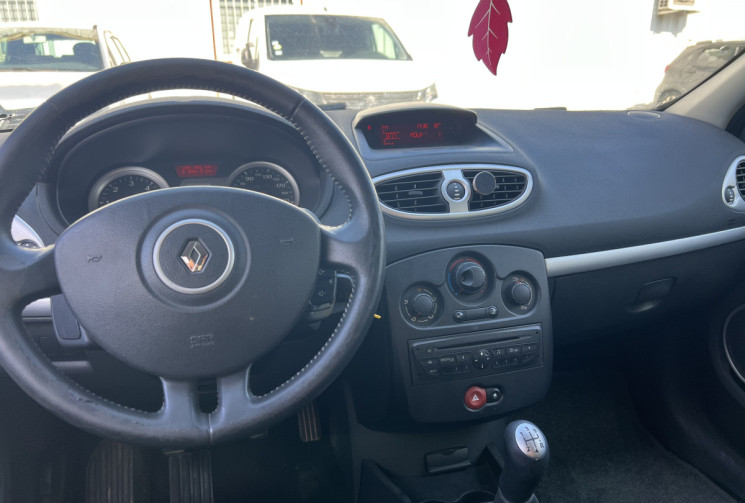 Renault Clio III 1.5 dci 68cv  * Climatisation * Phase 2 * Distribution Ok * Embrayage Neuf * Radar 