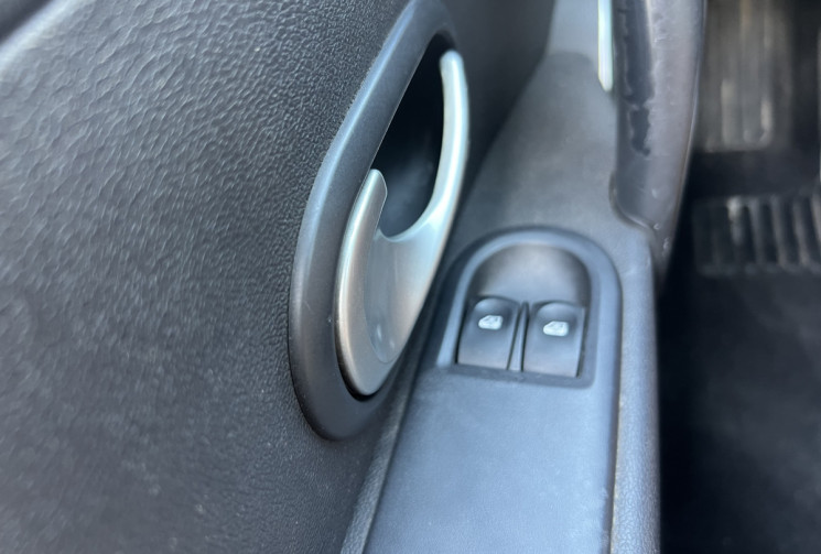 Renault Clio III 1.5 dci 68cv  * Climatisation * Carplay * Distribution Ok * Embrayage Neuf * Radar 
