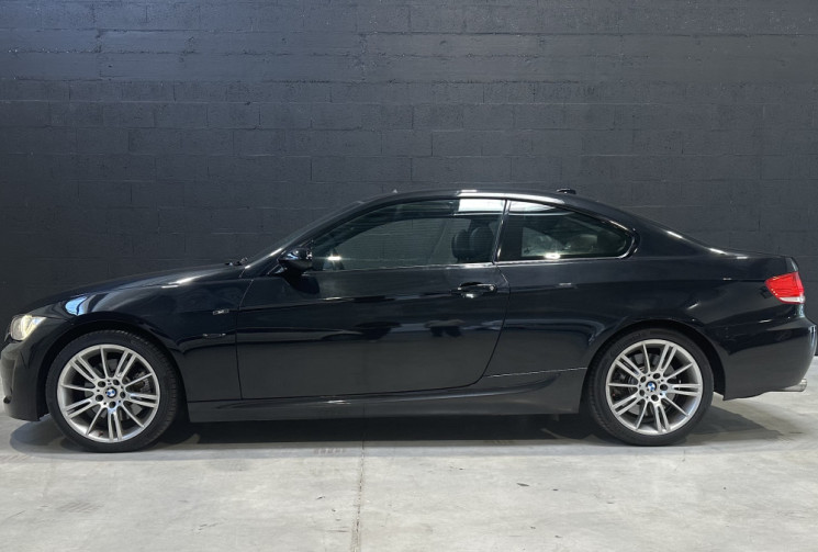 BMW Série 3 E92 330 xi 3.0 272 BVA PACK M 272 TOIT OUVRANT / SIEGE ELEC / XENON