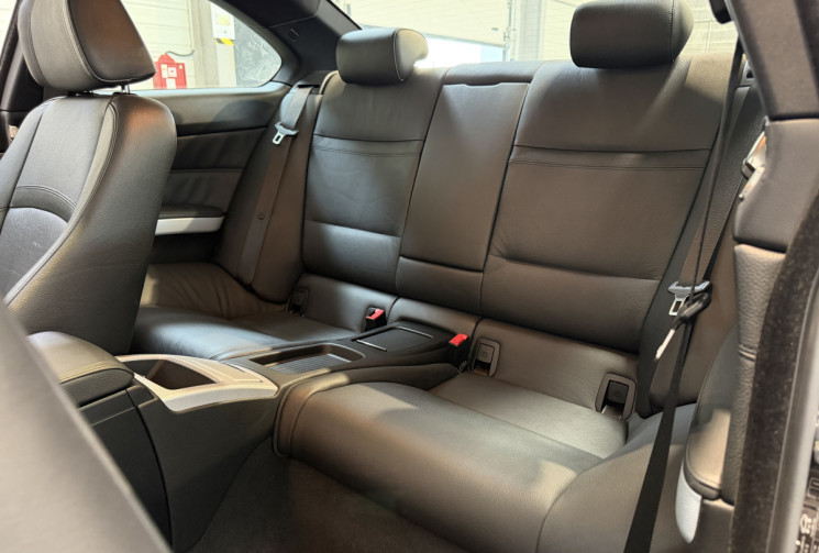 BMW Série 3 E92 330 xi 3.0 BVA M SPORT 272 ch 2009 / TOIT OUVRANT / SIEGE ELECTRIQUE