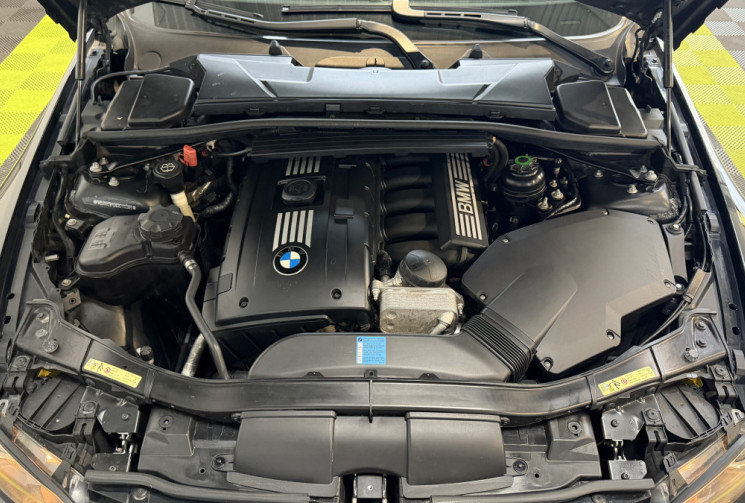 BMW Série 3 E92 330 xi 3.0 BVA M SPORT 272 ch 2009 / TOIT OUVRANT / SIEGE ELECTRIQUE