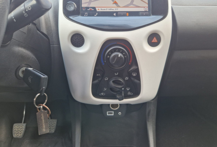 Citroën C1 1.0 VTi 72 / TRES BON ETAT / CHAINE DE DISTRIBUTION / ENTRETIEN SUIVI / GARANTIE 12 MOIS