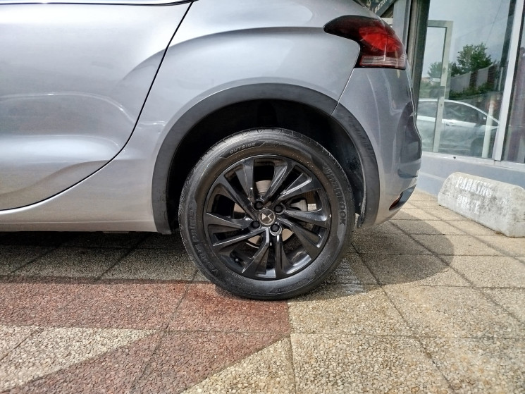 DS DS 4 1.2 THP 130 cv // Be Chic // DISTRIBUTION NEUVE