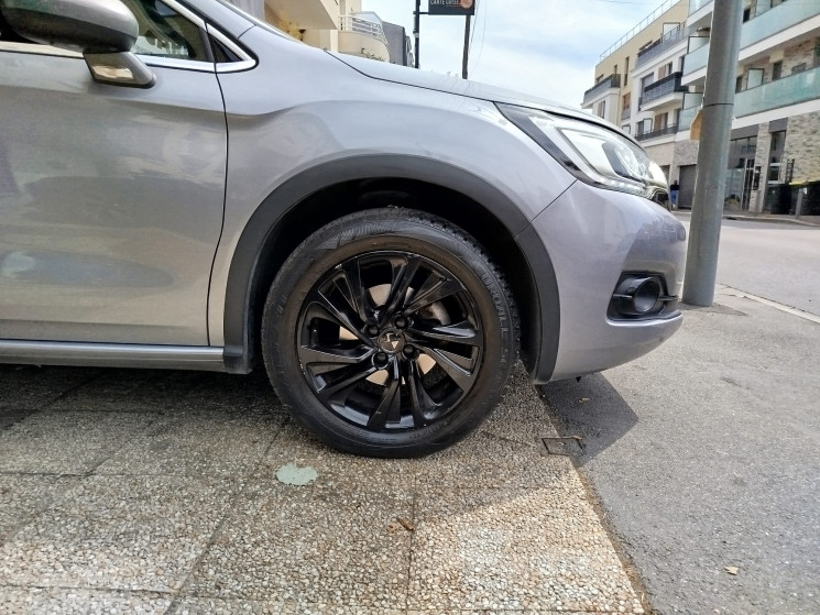 DS DS 4 1.2 THP 130 cv // Be Chic // DISTRIBUTION NEUVE