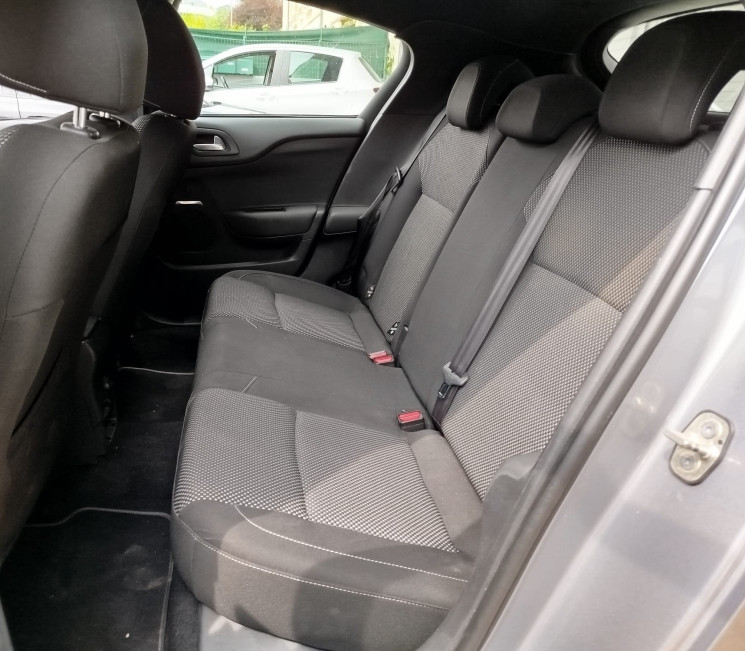 DS DS 4 1.2 THP 130 cv // Be Chic // DISTRIBUTION NEUVE