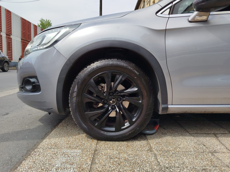DS DS 4 1.2 THP 130 cv // Be Chic // DISTRIBUTION NEUVE