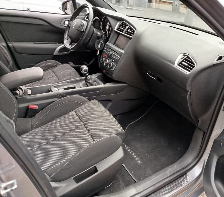 DS DS 4 1.2 THP 130 cv // Be Chic // DISTRIBUTION NEUVE