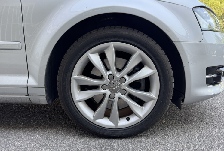 Audi A3 SPORTBACK 2.0 TDi 170 AMBITION / Xenon / Sieges chauffants / 77 000km / Ent. Full AUDI