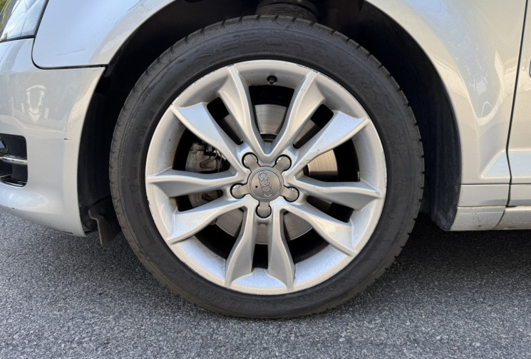 Audi A3 SPORTBACK 2.0 TDi 170 AMBITION / Xenon / Sieges chauffants / 77 000km / Ent. Full AUDI