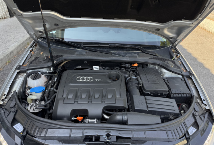 Audi A3 SPORTBACK 2.0 TDi 170 AMBITION / Xenon / Sieges chauffants / 77 000km / Ent. Full AUDI