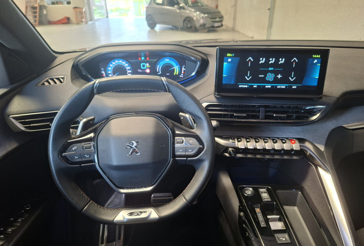 Peugeot 3008 1.6 THP 300 Hybrid4 GT PLUG IN EAT8 / TOIT OUVRANT/ENTRETIEN A JOUR