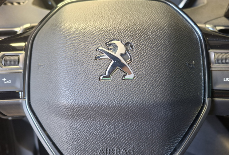 Peugeot 3008 1.6 THP 300 Hybrid4 GT PLUG IN EAT8 / TOIT OUVRANT/ENTRETIEN A JOUR