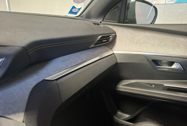 Peugeot 3008 1.6 THP 300 Hybrid4 GT PLUG IN EAT8 / TOIT OUVRANT/ENTRETIEN A JOUR