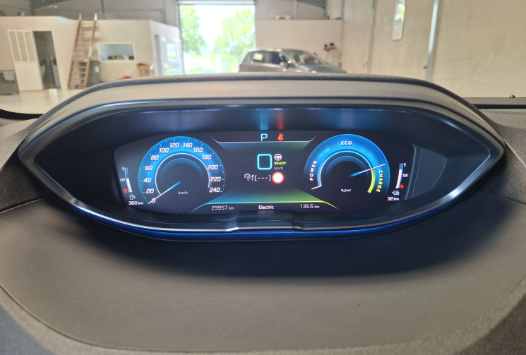 Peugeot 3008 1.6 THP 300 Hybrid4 GT PLUG IN EAT8 / TOIT OUVRANT/ENTRETIEN A JOUR