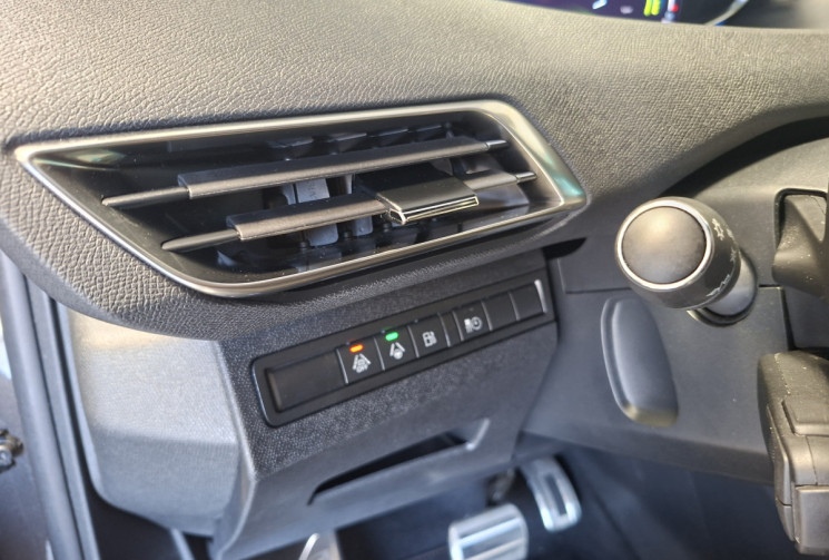 Peugeot 3008 1.6 THP 300 Hybrid4 GT PLUG IN EAT8 / TOIT OUVRANT/ENTRETIEN A JOUR