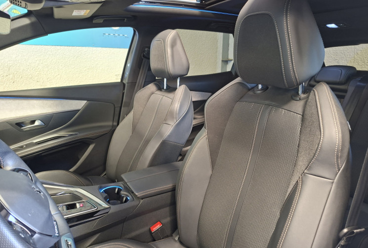 Peugeot 3008 1.6 THP 300 Hybrid4 GT PLUG IN EAT8 / TOIT OUVRANT/ENTRETIEN A JOUR