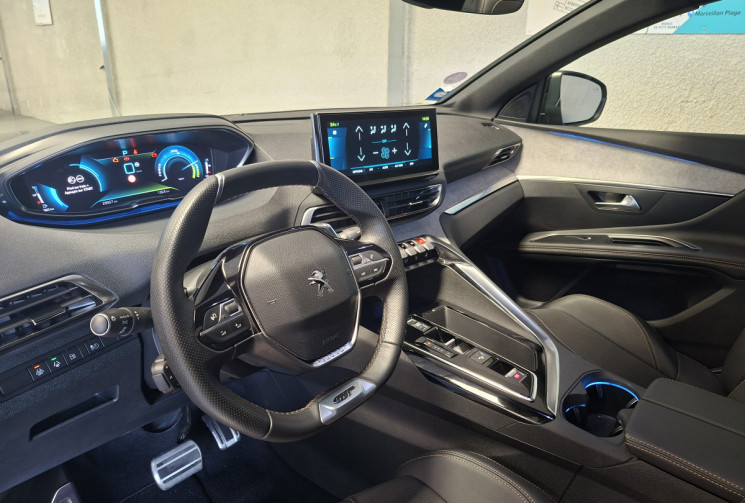 Peugeot 3008 1.6 THP 300 Hybrid4 GT PLUG IN EAT8 / TOIT OUVRANT/ENTRETIEN A JOUR