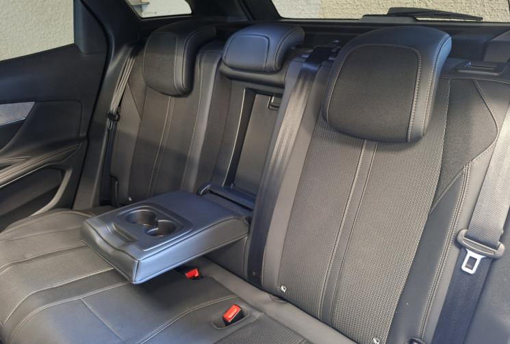 Peugeot 3008 1.6 THP 300 Hybrid4 GT PLUG IN EAT8 / TOIT OUVRANT/ENTRETIEN A JOUR