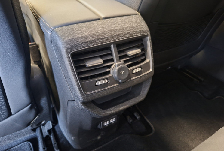 Peugeot 3008 1.6 THP 300 Hybrid4 GT PLUG IN EAT8 / TOIT OUVRANT/ENTRETIEN A JOUR