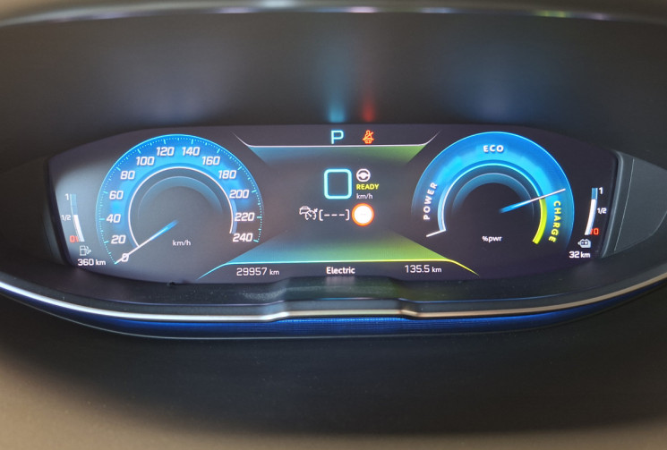 Peugeot 3008 1.6 THP 300 Hybrid4 GT PLUG IN EAT8 / TOIT OUVRANT/ENTRETIEN A JOUR