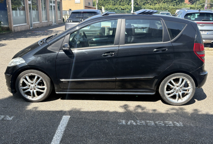 Mercedes Classe A 200 / AUTHENTIQUE BRABUS / 193ch / BVA / TOIT PANO OUVRANT / Radar AV ET AR