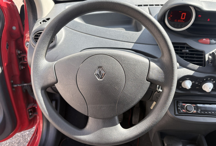 Renault Twingo 2 1.2 16v 75 ch Yahoo Clim / Radar de recul 