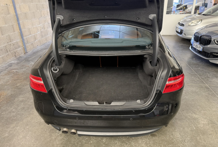 Jaguar XE 2.0 D 180 ch PRESTIGE