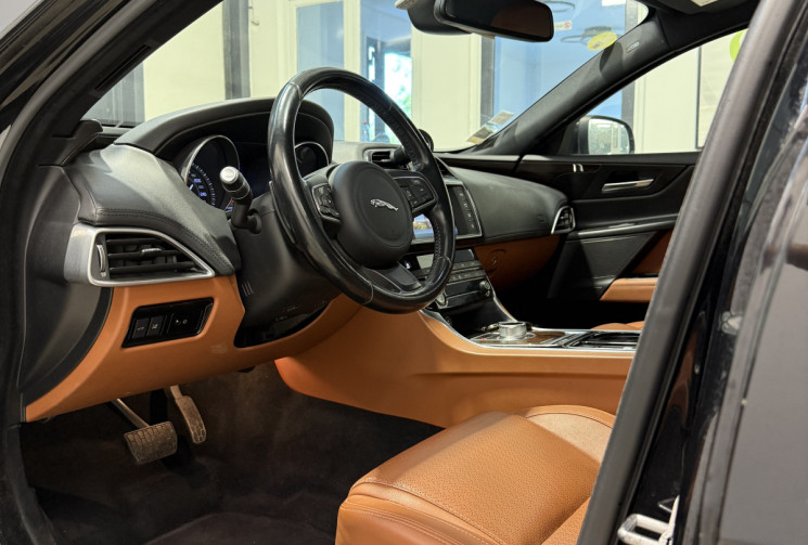 Jaguar XE 2.0 D 180 ch PRESTIGE