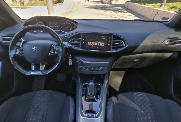 Peugeot 308 130 CH EAT8 - GT LINE - Camera - Carplay - Distrib à jour - Entretien complet fait