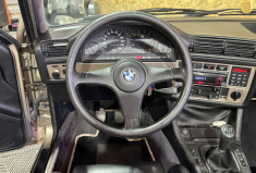 BMW Série 3 E30 325 i  PACK M 172 CV GARANTIE 1 AN