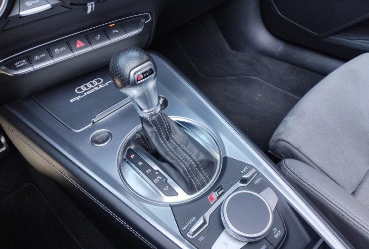 Audi TT ROADSTER S-line 2.0L TFSI 230 QUATTRO S-Tronic