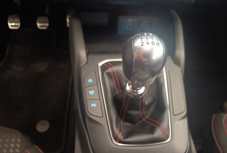 Ford Focus 1.0 ECOBOOST FLEXIFUEL HYBRID 125CV ST LINE DISTRI A CHAINE MOTEUR 1800KMS GARANTIE 2 ANS
