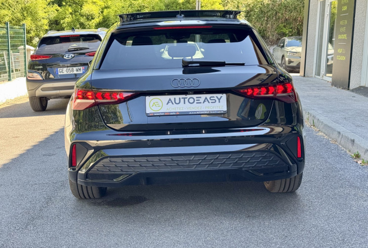 Audi A3 SPORTBACK S-Line 35 TFSi 150 S-Tronic / NEUVE / Toit ouvrant / Sonos / 360° / Garantie 12/27