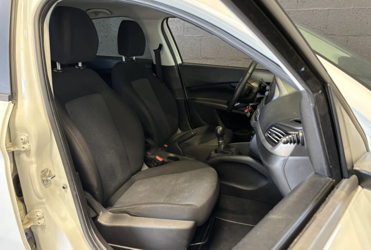 FIAT TIPO 1.3 MultiJet 95 ch Street / Suivi complet Fiat / Moteur à chaîne