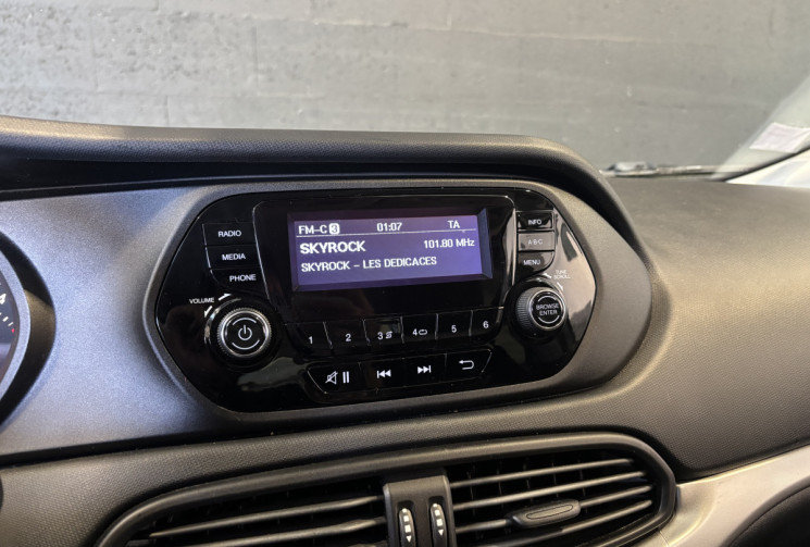 FIAT TIPO 1.3 MultiJet 95 ch Street / Suivi complet Fiat / Moteur à chaîne