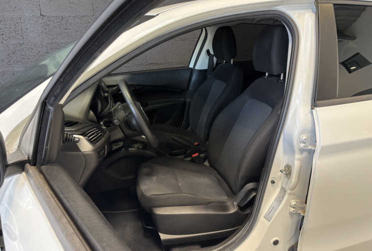 FIAT TIPO 1.3 MultiJet 95 ch Street / Suivi complet Fiat / Moteur à chaîne
