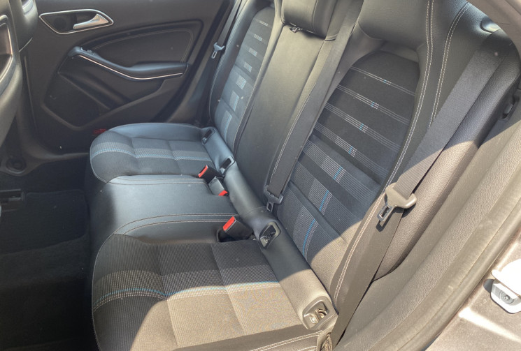 Mercedes CLA 180 COUPE 1.6 i 122 SENSATION 