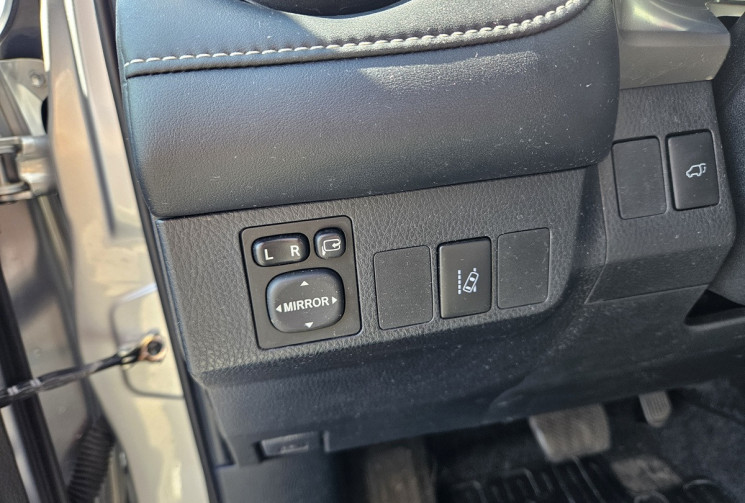 Toyota RAV4 IV 2.5 155 CVT 4x4 HYBRID LOUNGE 24 000KMS