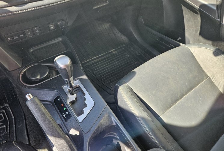 Toyota RAV4 IV 2.5 155 CVT 4x4 HYBRID LOUNGE 24 000KMS