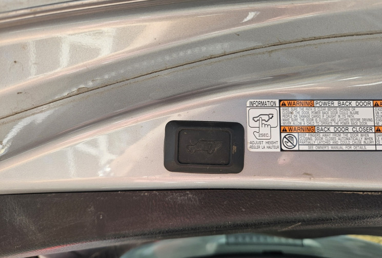 Toyota RAV4 IV 2.5 155 CVT 4x4 HYBRID LOUNGE 24 000KMS