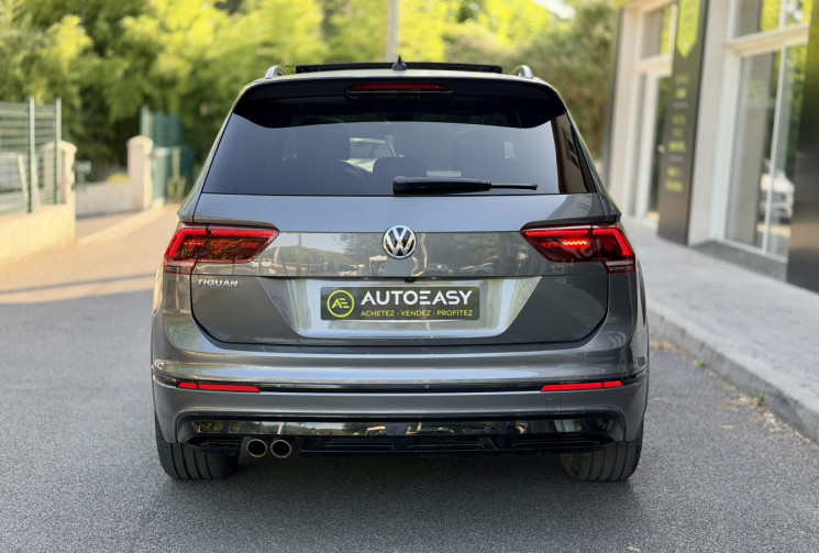 Volkswagen Tiguan Black R-Line 2.0 TDi 150 DSG7 / Toit ouvrant  / Camera / CarPlay / Siège chauffant