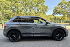 Volkswagen Tiguan Black R-Line 2.0 TDi 150 DSG7 / Toit ouvrant  / Camera / CarPlay / Siège chauffant