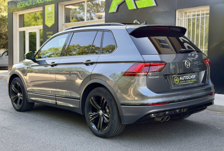 Volkswagen Tiguan Black R-Line 2.0 TDi 150 DSG7 / Toit ouvrant  / Camera / CarPlay / Siège chauffant