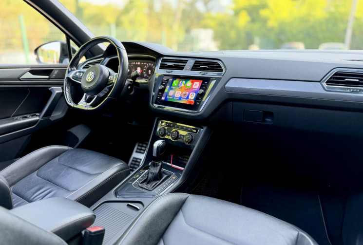 Volkswagen Tiguan Black R-Line 2.0 TDi 150 DSG7 / Toit ouvrant  / Camera / CarPlay / Siège chauffant