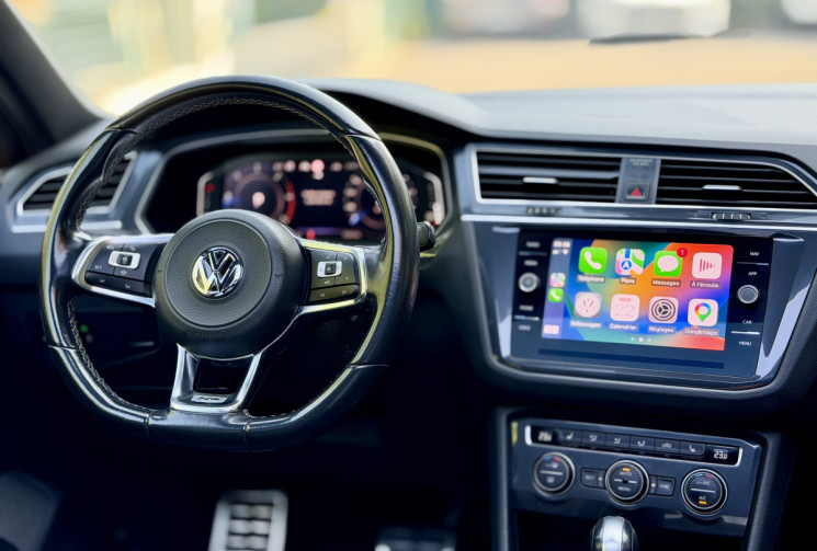 Volkswagen Tiguan Black R-Line 2.0 TDi 150 DSG7 / Toit ouvrant  / Camera / CarPlay / Siège chauffant