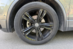 Volkswagen Tiguan Black R-Line 2.0 TDi 150 DSG7 / Toit ouvrant  / Camera / CarPlay / Siège chauffant