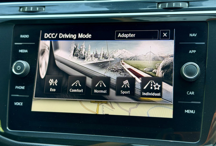 Volkswagen Tiguan Black R-Line 2.0 TDi 150 DSG7 / Toit ouvrant  / Camera / CarPlay / Siège chauffant