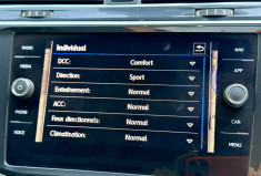 Volkswagen Tiguan Black R-Line 2.0 TDi 150 DSG7 / Toit ouvrant  / Camera / CarPlay / Siège chauffant